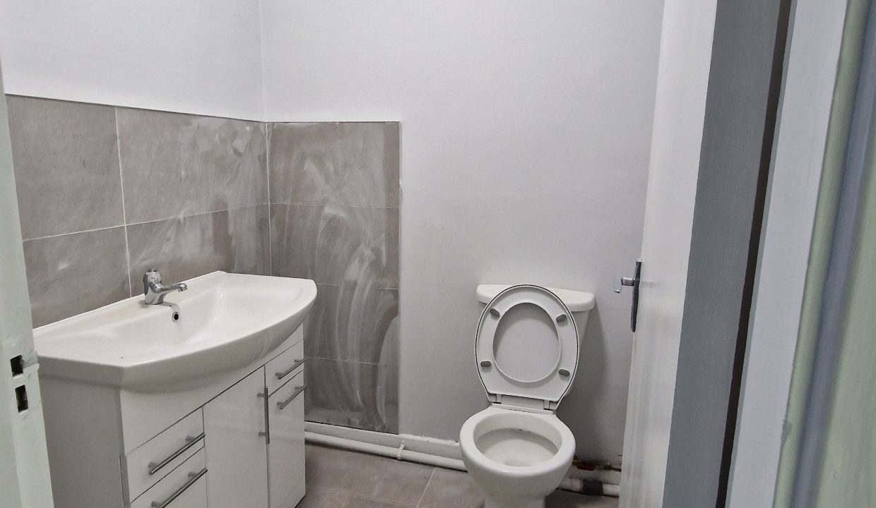 2nd floor WC