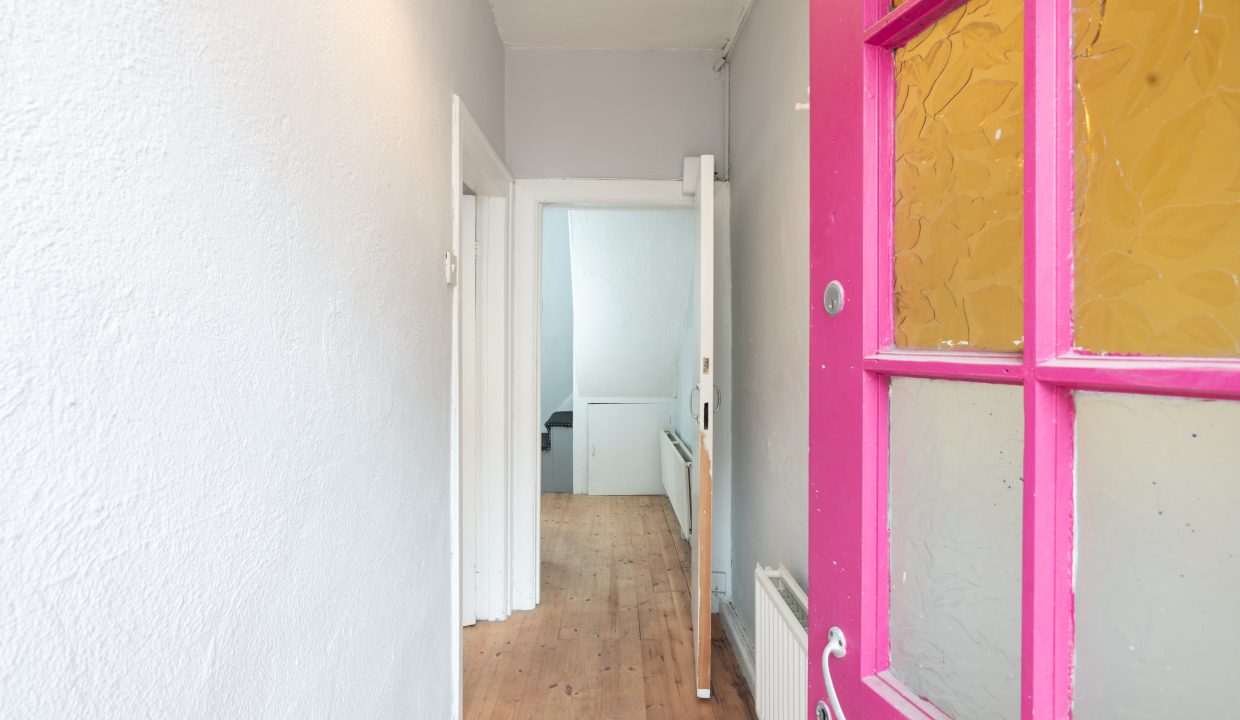 10 Windsor Cottages - interior-1