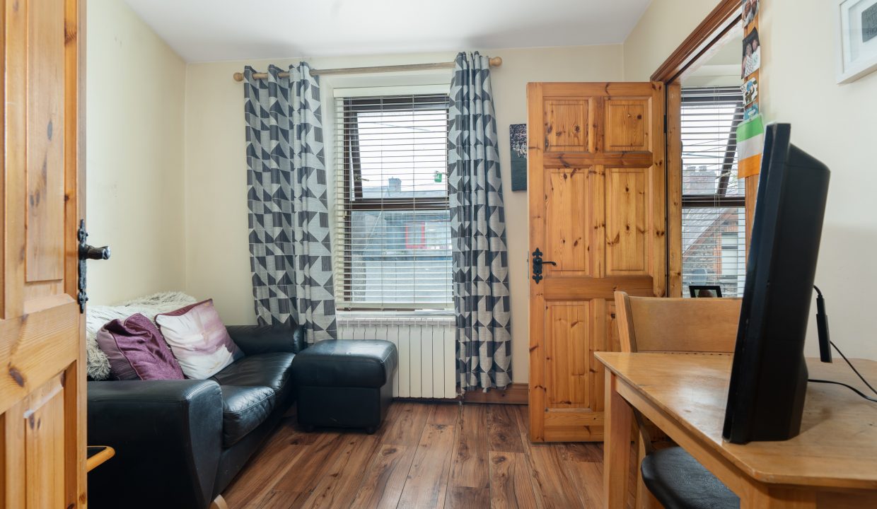 58 Evergreen Street - interior-10