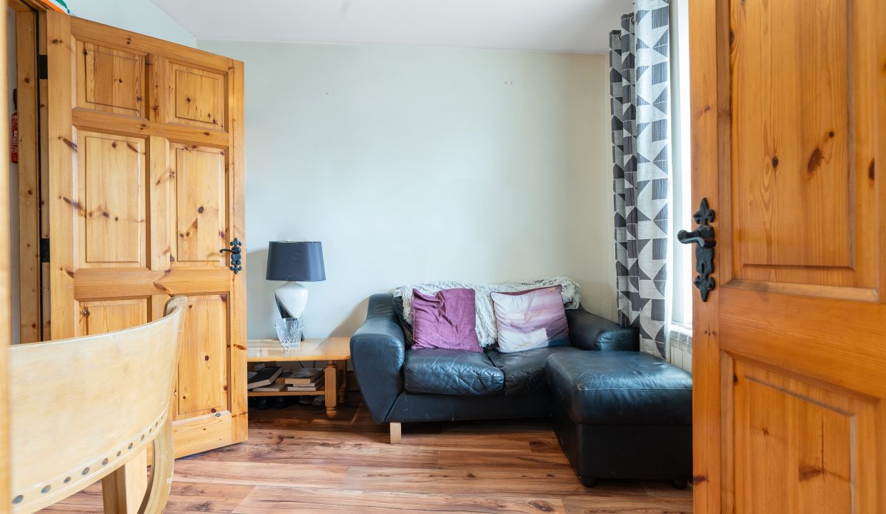 58 Evergreen Street - interior-11