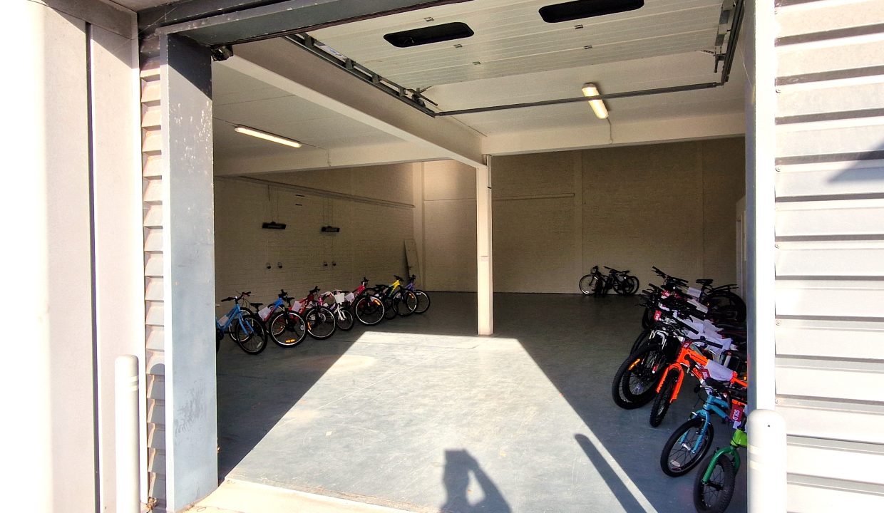 opoen door
