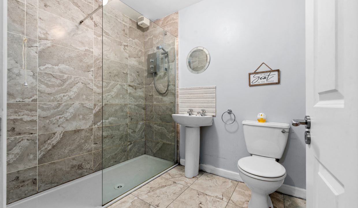 4 The Laurels, Carrigtwohill - interior-16