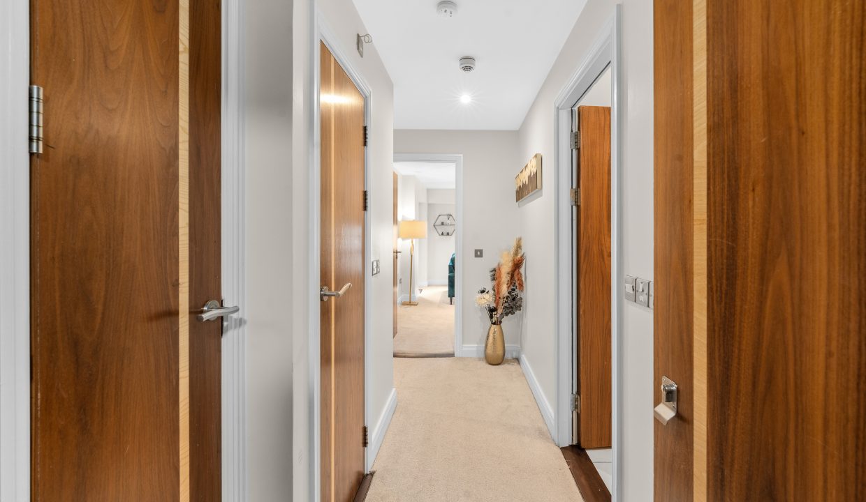 635 The Kingfisher - interior-1