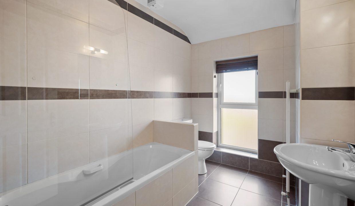 03.20 23 Highfield Crescent, Ballincollig, Cork - ERA - H-Pix WEB 20