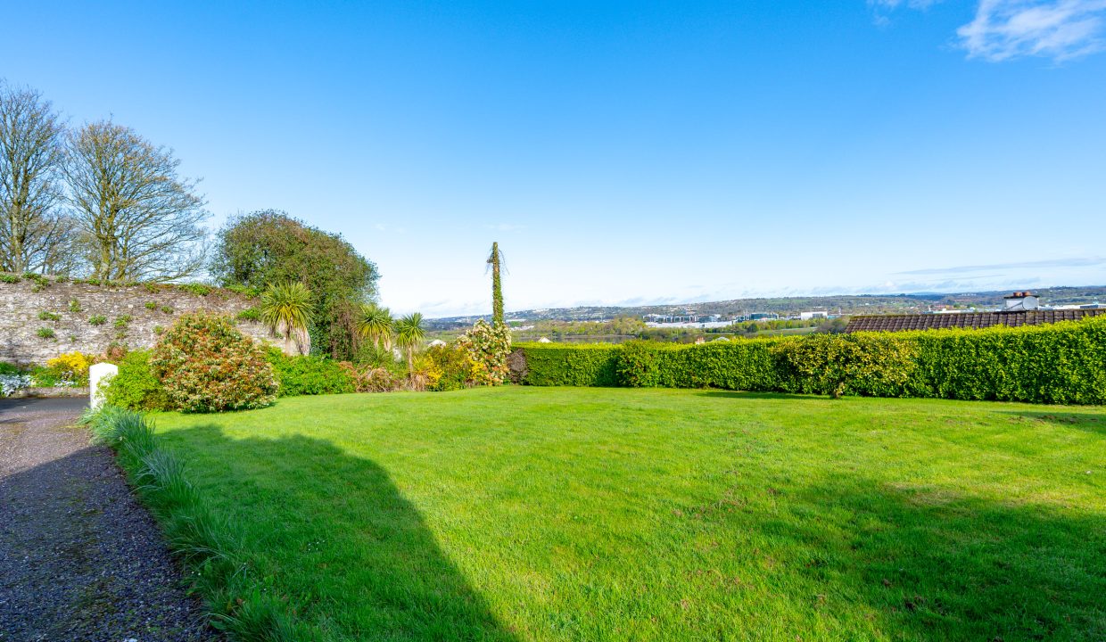 04.14 49 Norwood Court, Rochestown, Cork - ERA - H-Pix WEB 03
