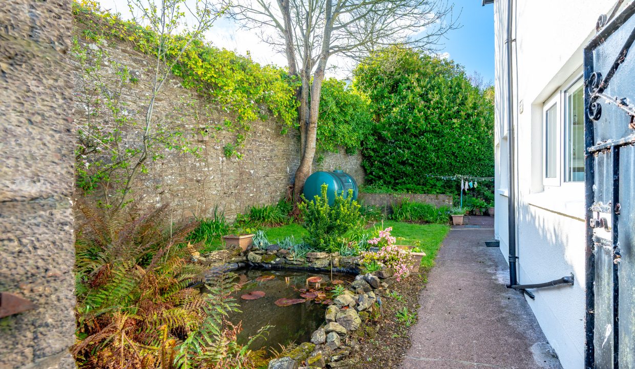 04.14 49 Norwood Court, Rochestown, Cork - ERA - H-Pix WEB 08