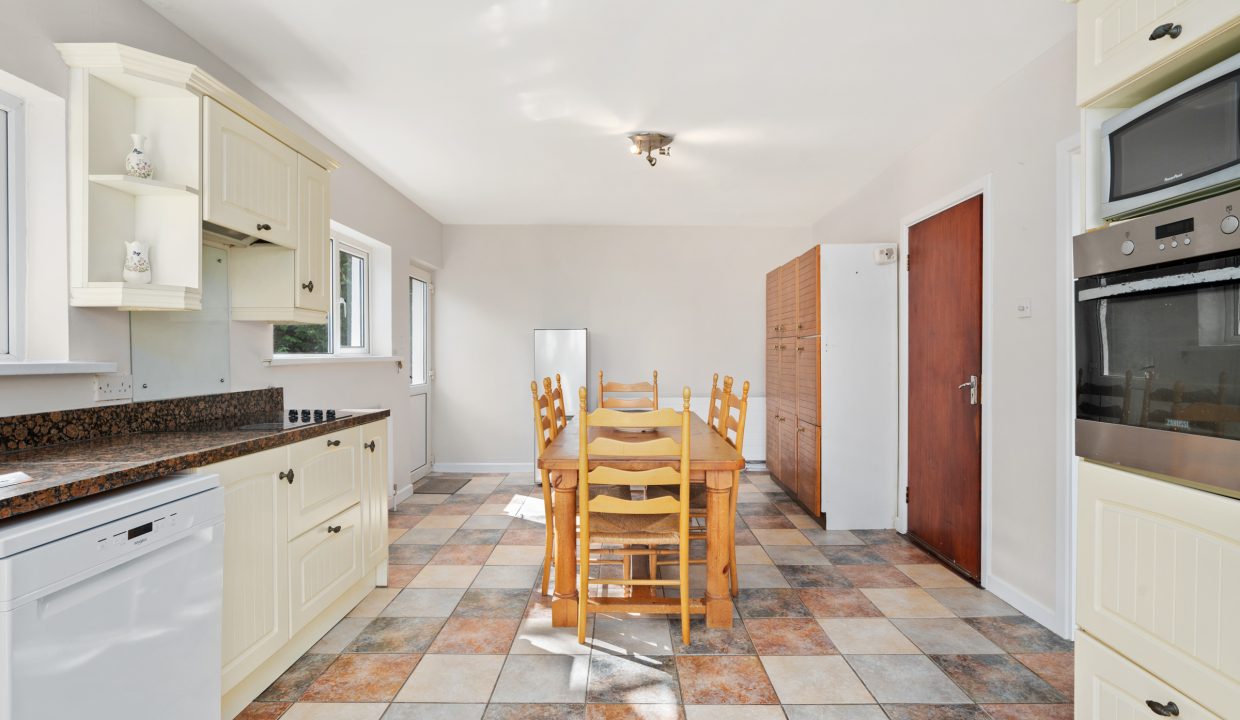04.14 49 Norwood Court, Rochestown, Cork - ERA - H-Pix WEB 32