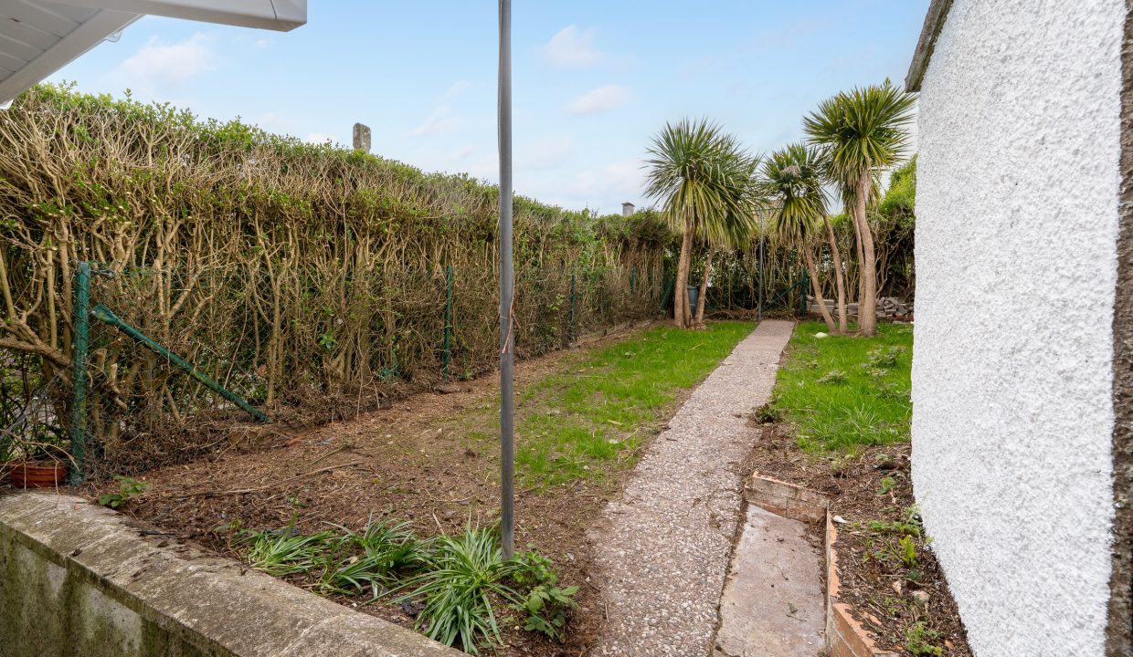 50 Knockfree Avenue - exterior-11