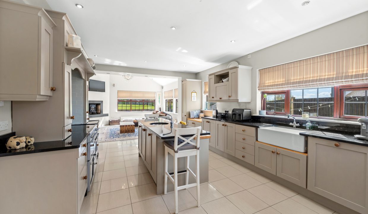 7 Edgewood - interior-10