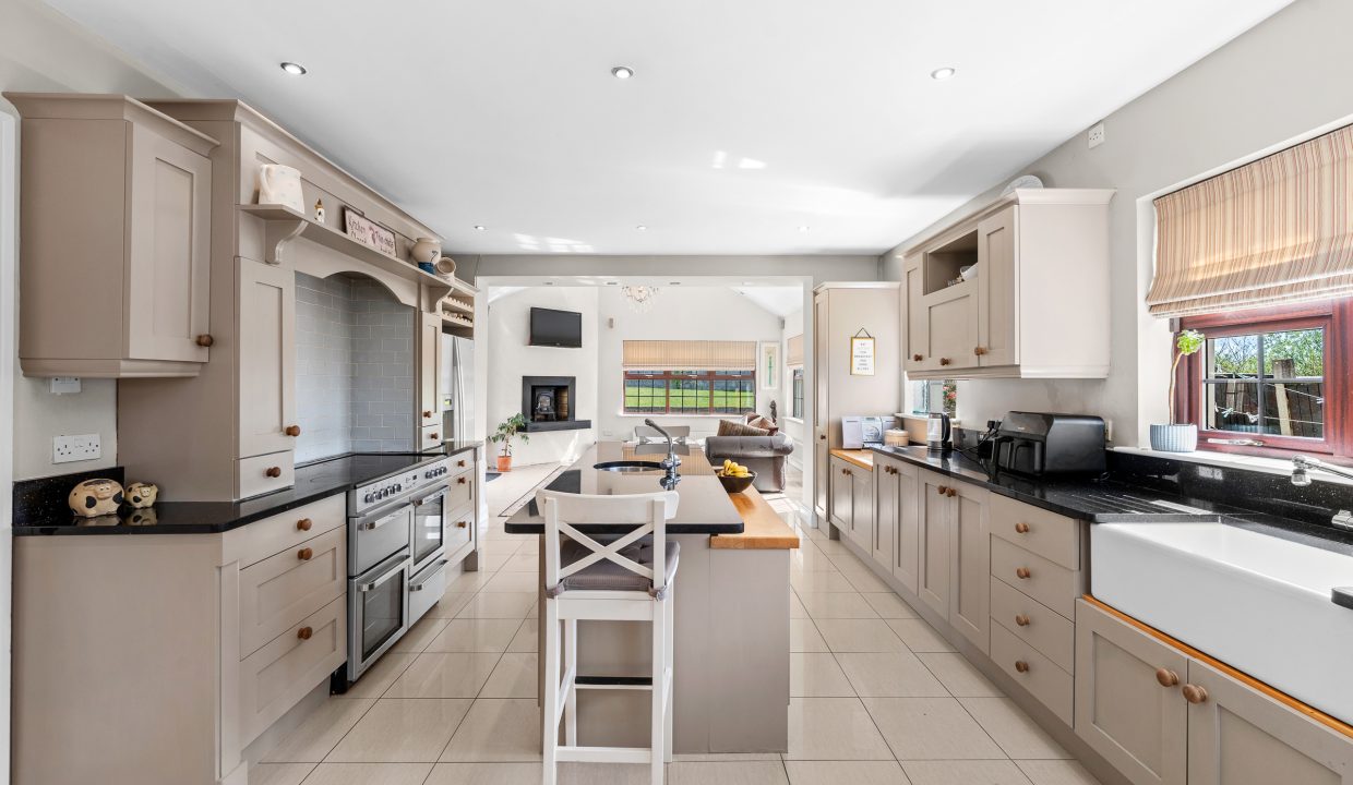 7 Edgewood - interior-11