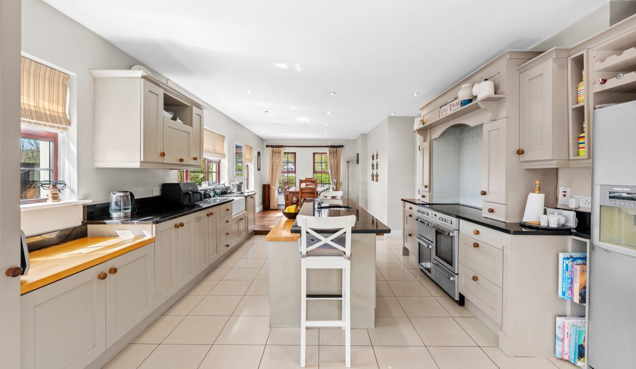 7 Edgewood - interior-16