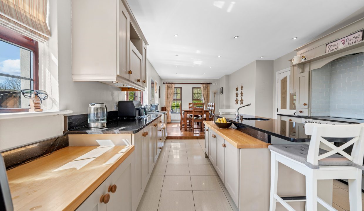 7 Edgewood - interior-17