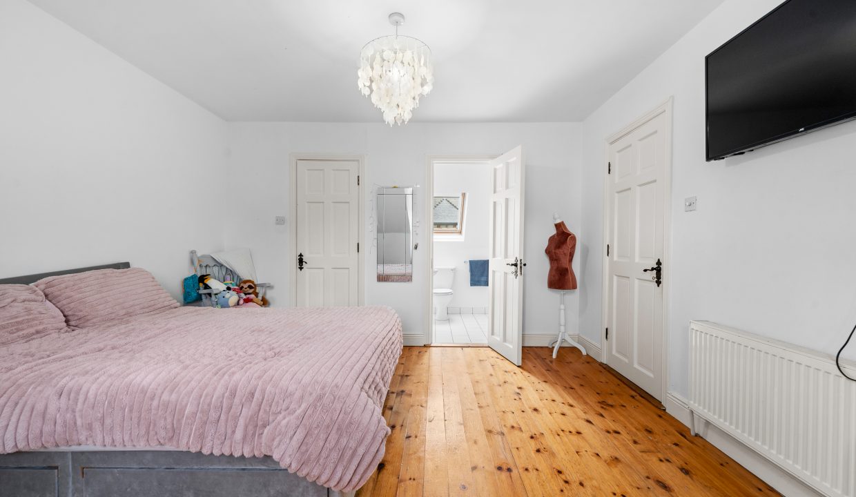 7 Edgewood - interior-34