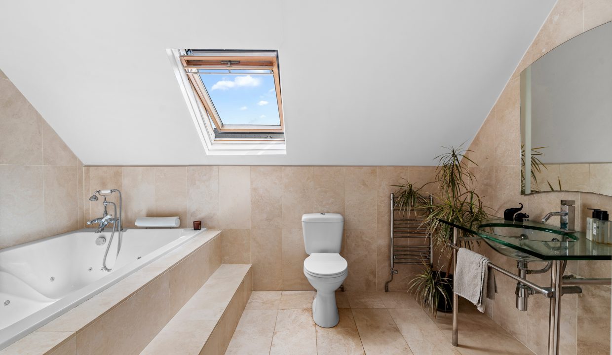 7 Edgewood - interior-36