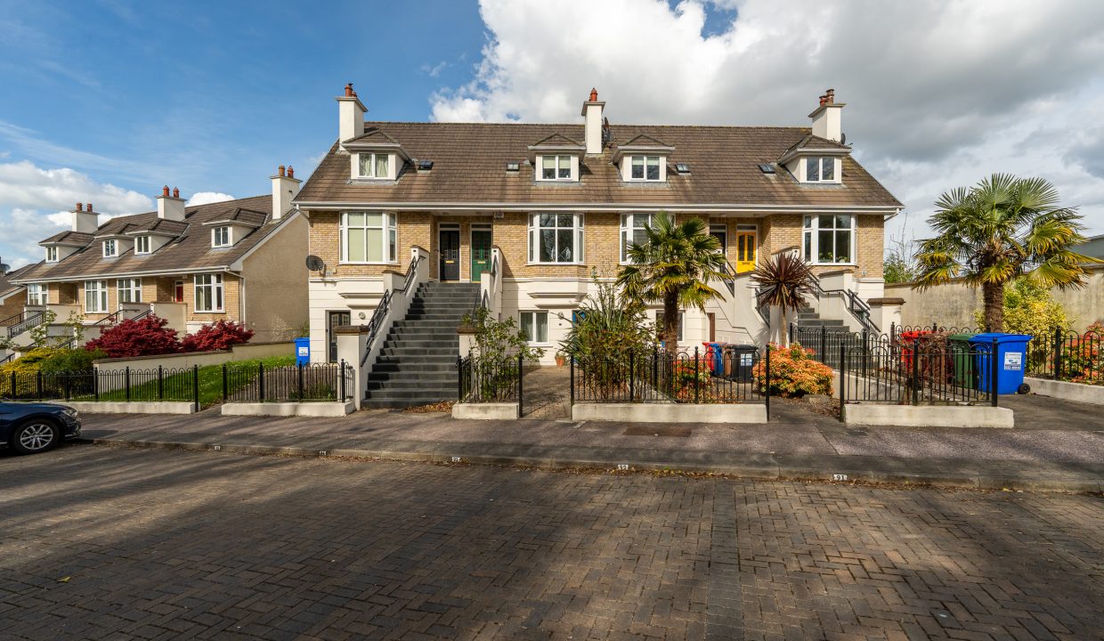 92 Clarkes Wood, Mount Oval - exterior-4