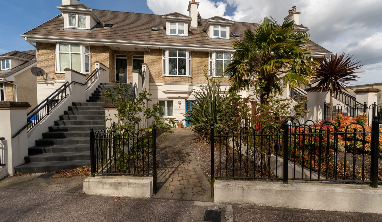 92 Clarkes Wood, Mount Oval - exterior-5