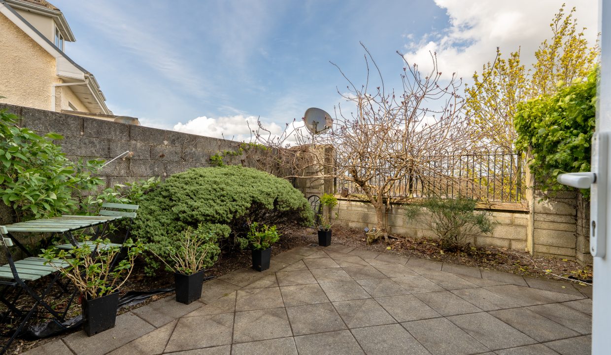 92 Clarkes Wood, Mount Oval - exterior-7