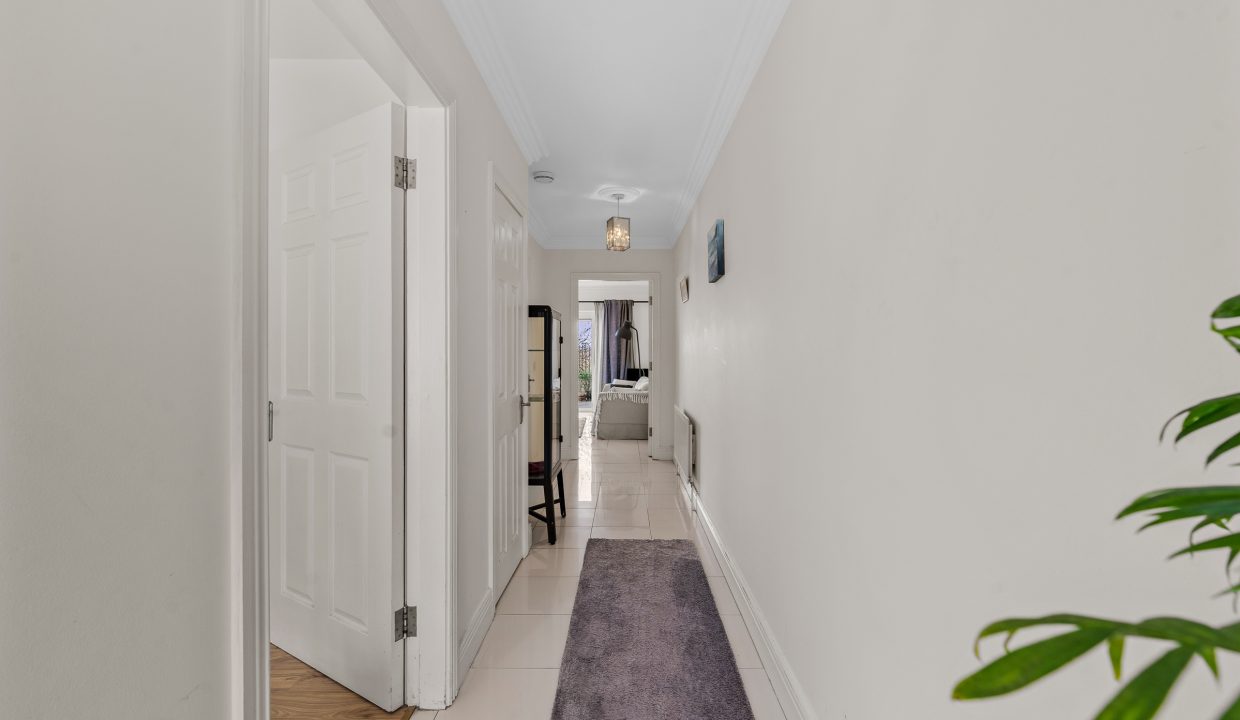 92 Clarkes Wood, Mount Oval - interior-1