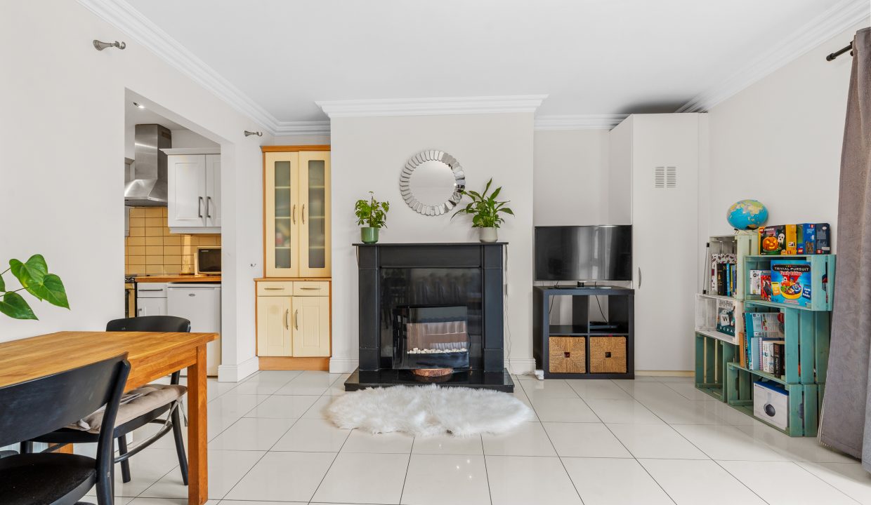 92 Clarkes Wood, Mount Oval - interior-11