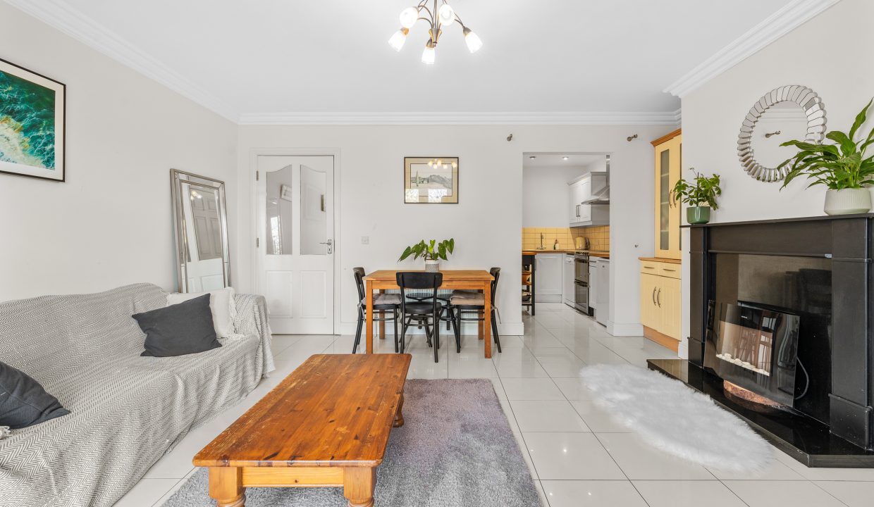 92 Clarkes Wood, Mount Oval - interior-12