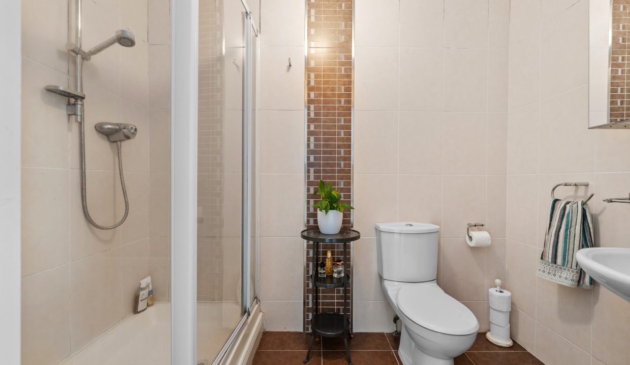 92 Clarkes Wood, Mount Oval - interior-6