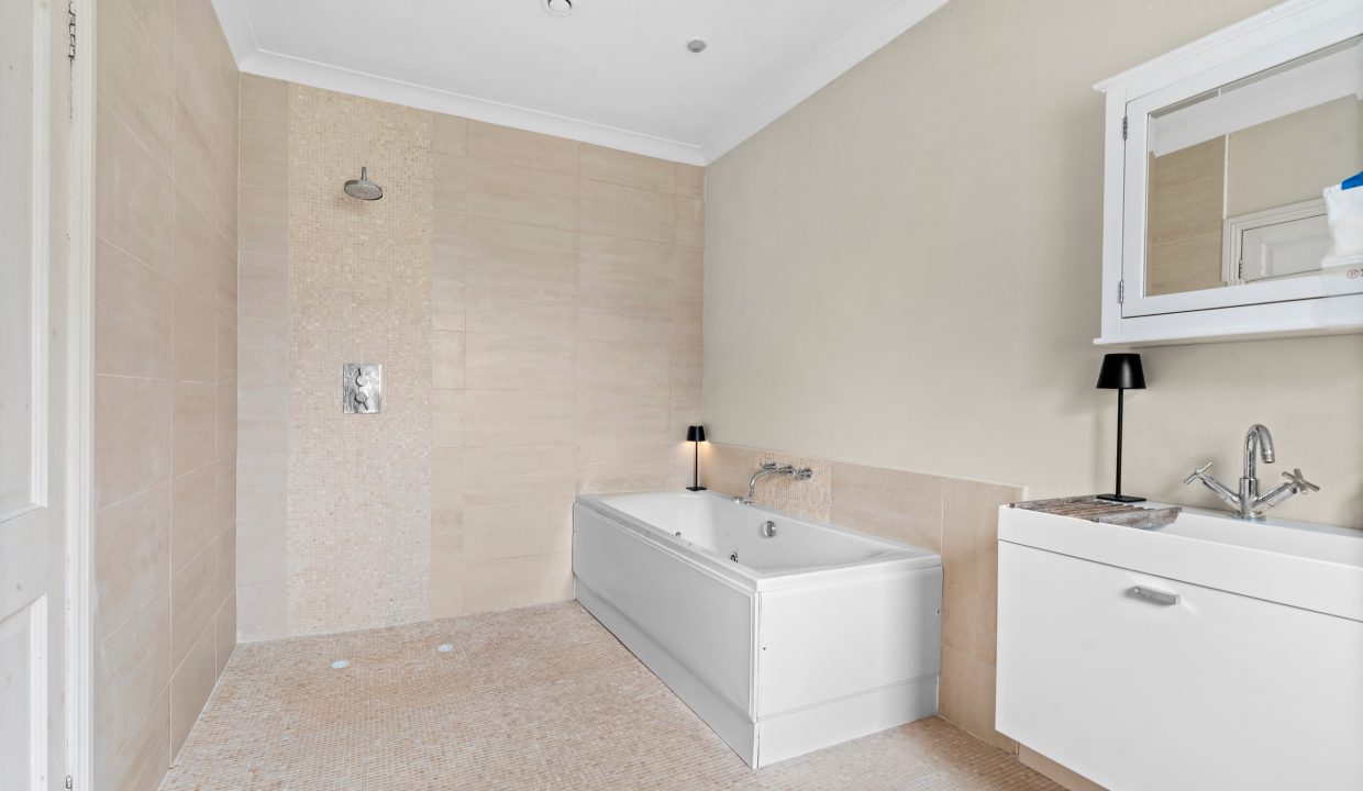 West Acre, Waterfall - interior-48