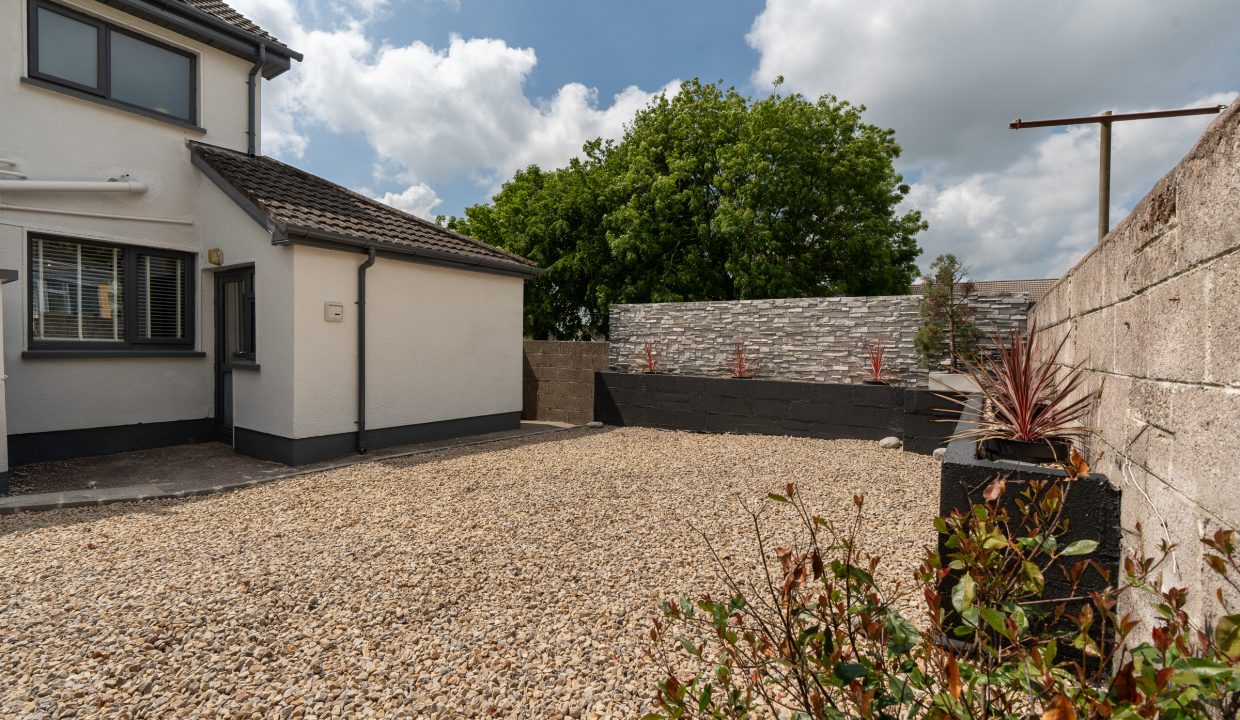 10 Glenthorn Road - exterior-13