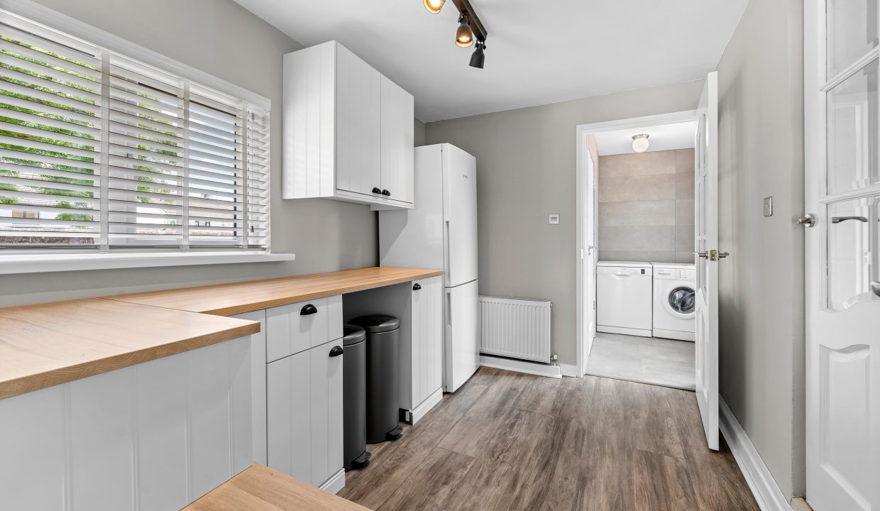 10 Glenthorn Road - interior-14