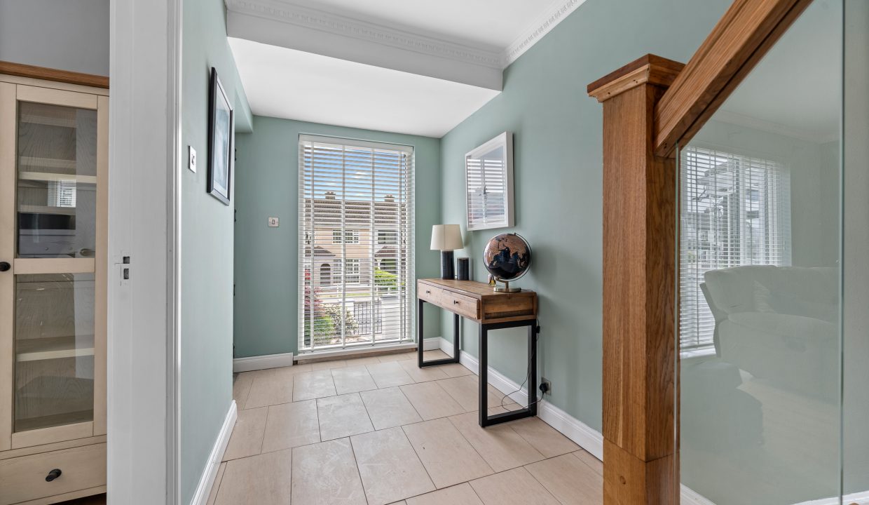 10 Glenthorn Road - interior-3