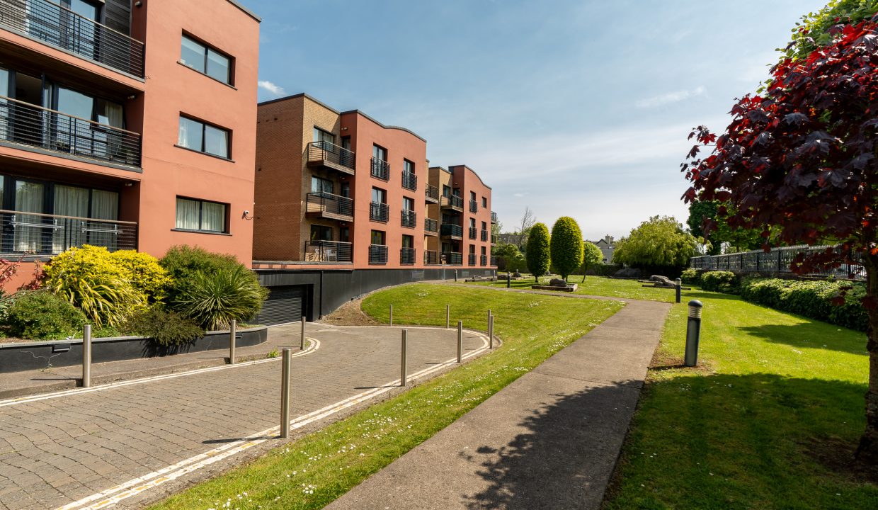 115 The Willows - exterior-6