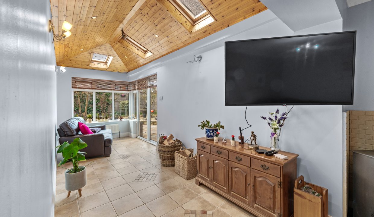 14 Gate Lodge - interior-10