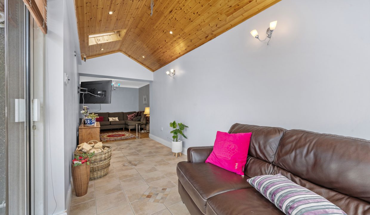 14 Gate Lodge - interior-13