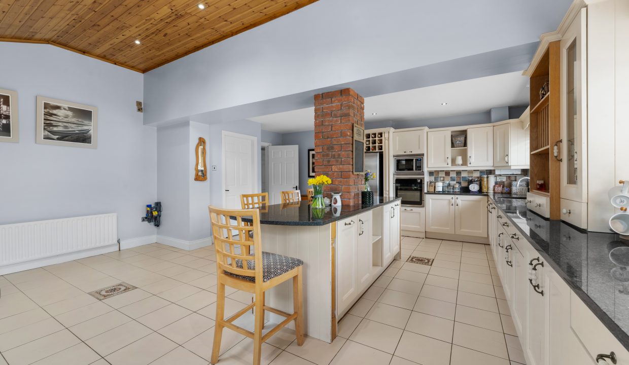 14 Gate Lodge - interior-16