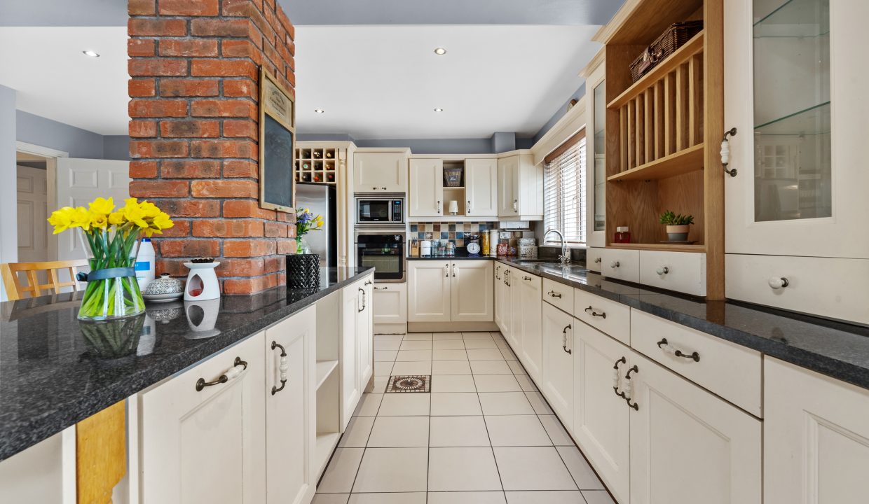 14 Gate Lodge - interior-17