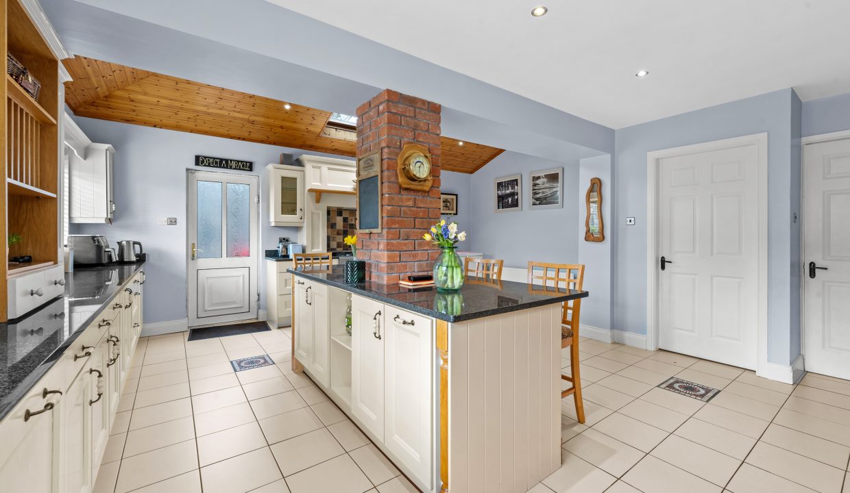 14 Gate Lodge - interior-21