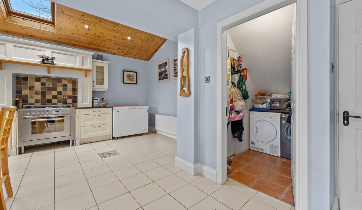 14 Gate Lodge - interior-24