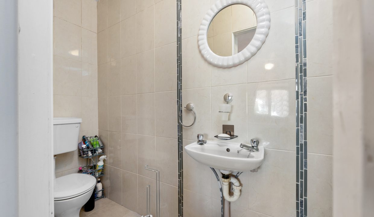 14 Gate Lodge - interior-39