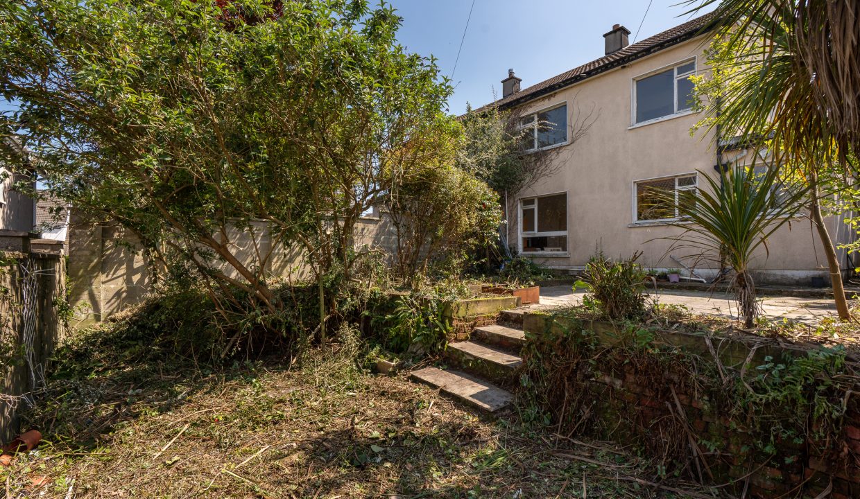 16 Shamrock Lawn - exterior-11