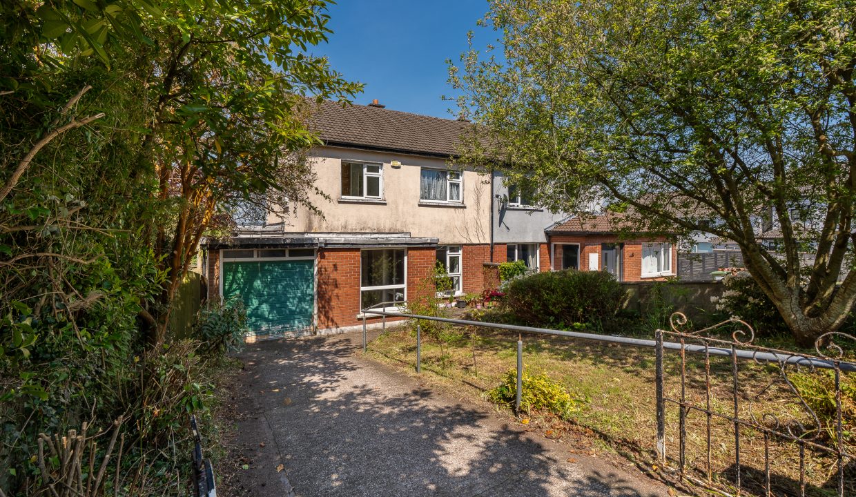 16 Shamrock Lawn - exterior-3