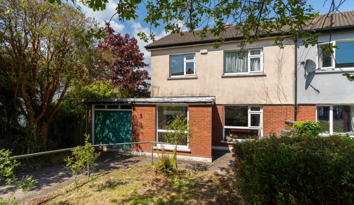 16 Shamrock Lawn - exterior-6