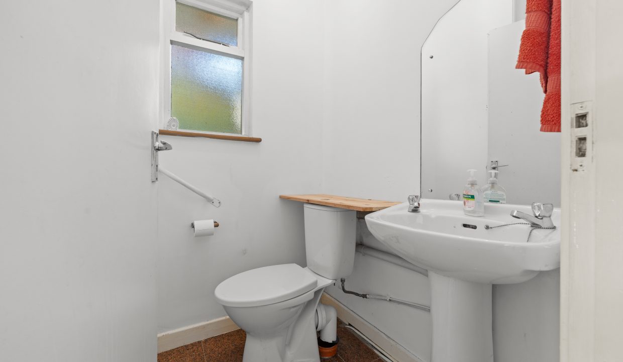 16 Shamrock Lawn - interior-11