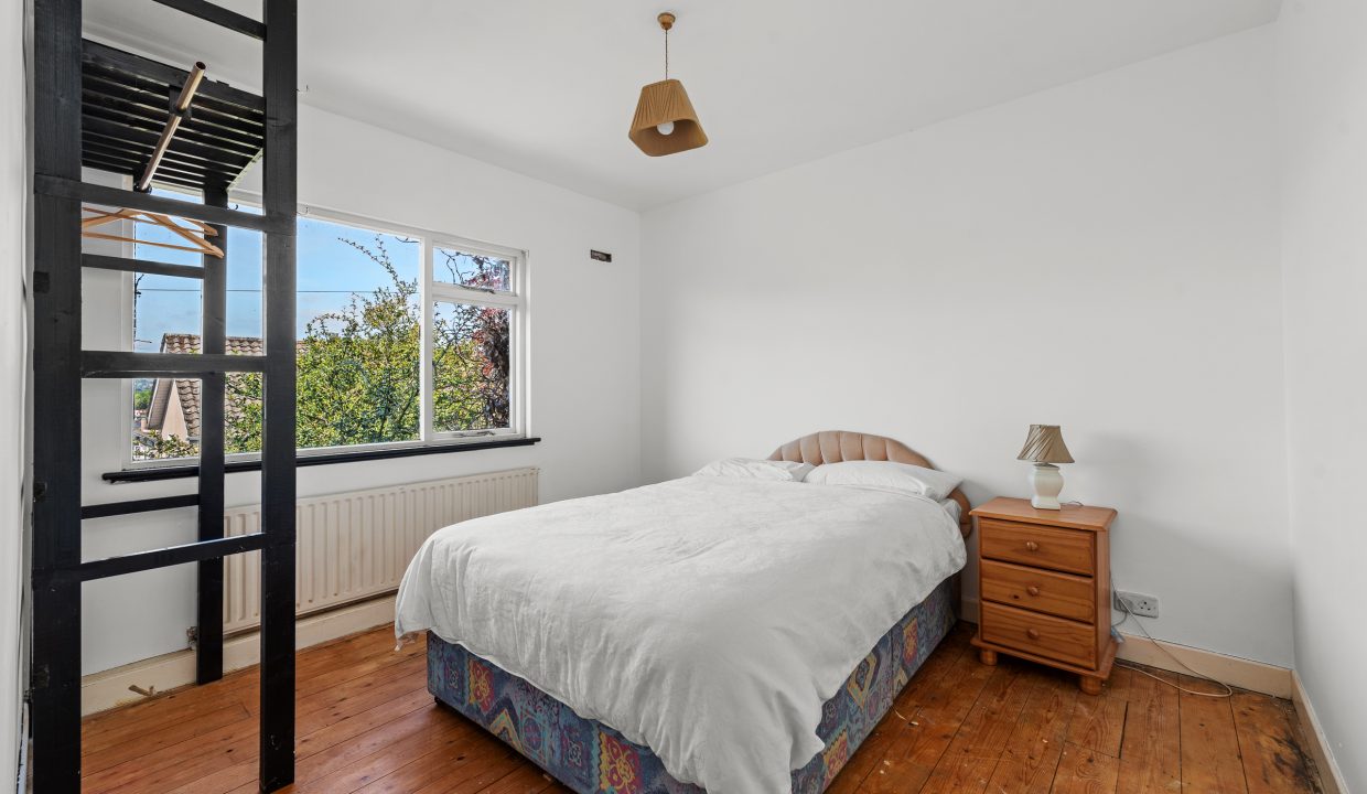 16 Shamrock Lawn - interior-18