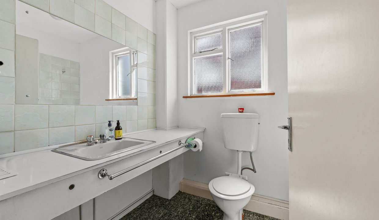 16 Shamrock Lawn - interior-20