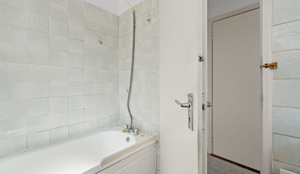 16 Shamrock Lawn - interior-21