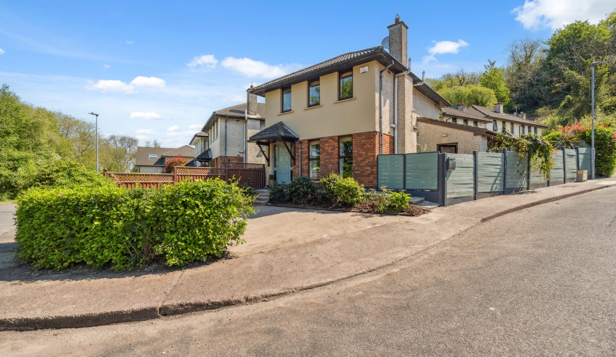 17 Alden Grove - exterior-1