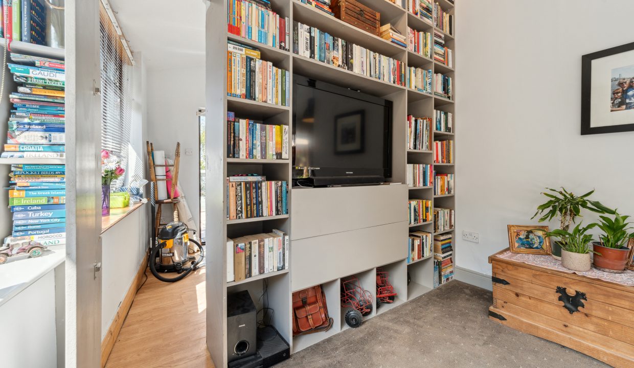17 Alden Grove - interior-18