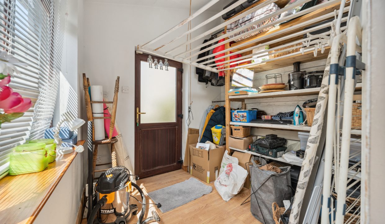17 Alden Grove - interior-19