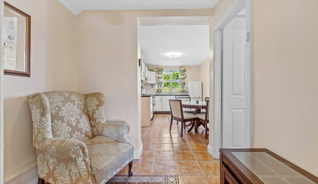2 Orrery Rd, Gurranabraher - interior-8