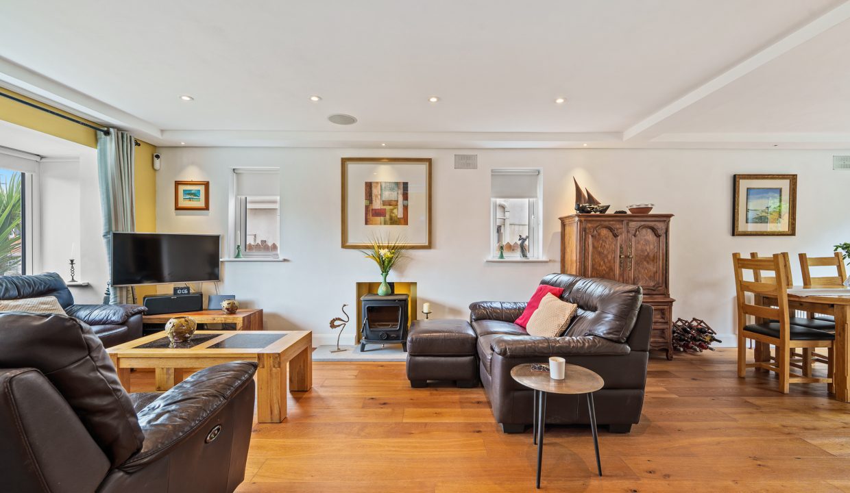36 The Fairways - interior-2