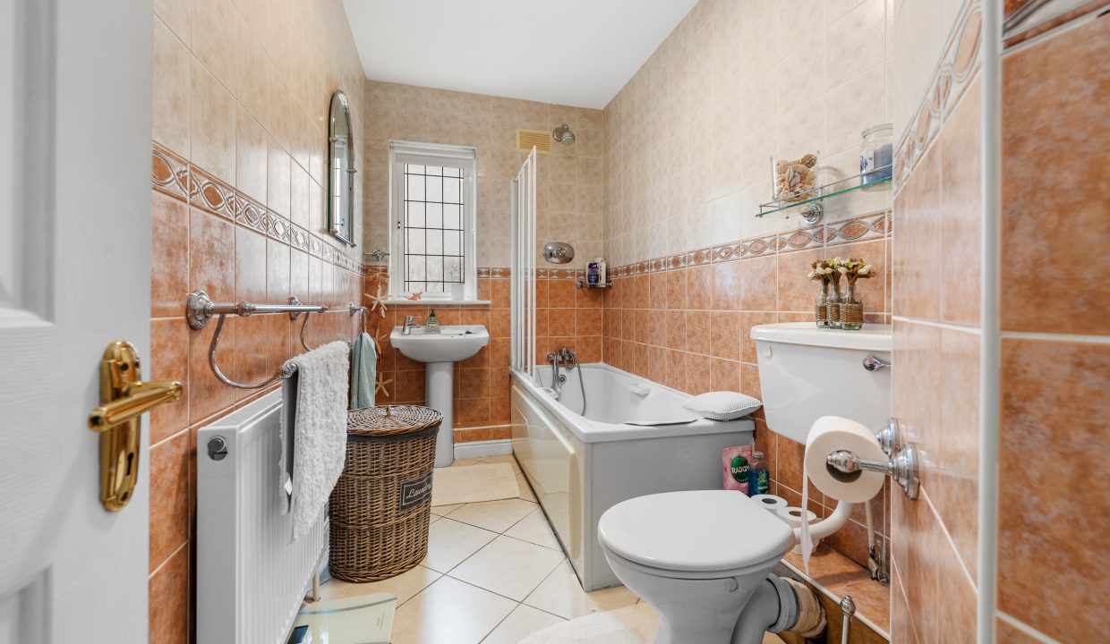 36 The Fairways - interior-21